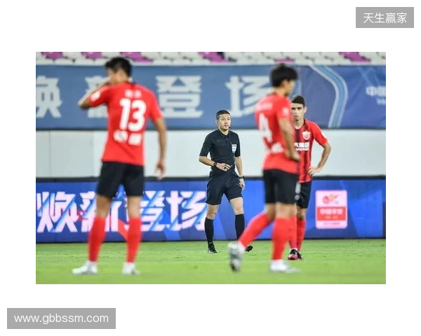 记者谈海港:这赛季确实定位保级了,看不出为啥换茹萨、梅伦多 记者谈海港:这赛季确实定位保级了,看不出为啥换茹萨、梅伦多